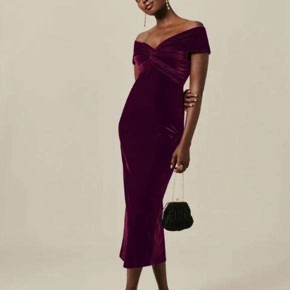 Reformation Dresses & Skirts - Reformation off-shoulder velvet dress